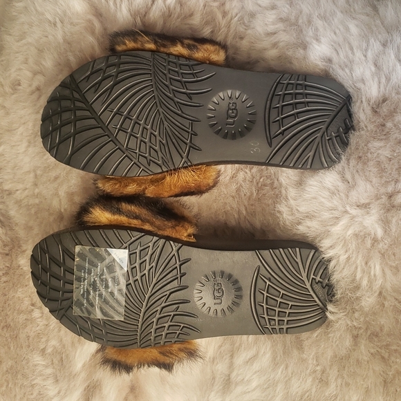 UGG Limited Edition Brown/Black Royale Genuine Lamb Fur Slides - Picture 6 of 8